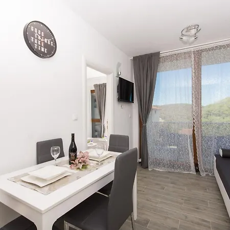 Appartement La - Comfort One-bedroom With Terrace And Sea View *