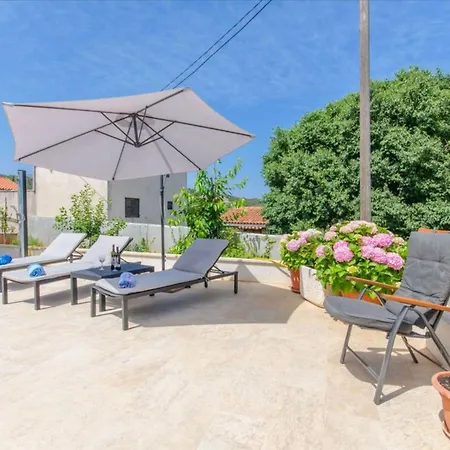La - Comfort One-bedroom With Terrace And Sea View Veliki Drvenik