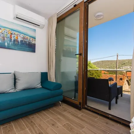 Apartment La - Comfort One-bedroom With Terrace And Sea View