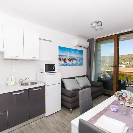 La - Comfort One-bedroom With Terrace And Sea View * Veliki Drvenik