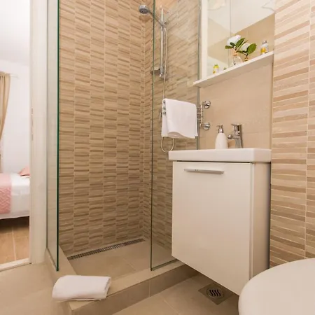 Apartment La - Comfort One-bedroom With Terrace And Sea View *